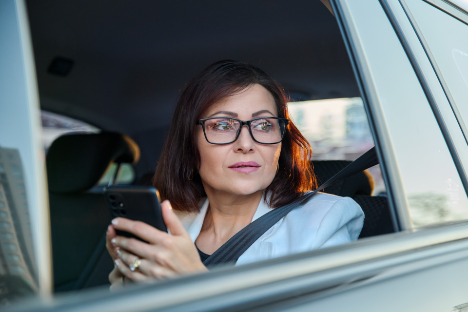 Cliente à bord d'une berline Taxi VTC Lésigny